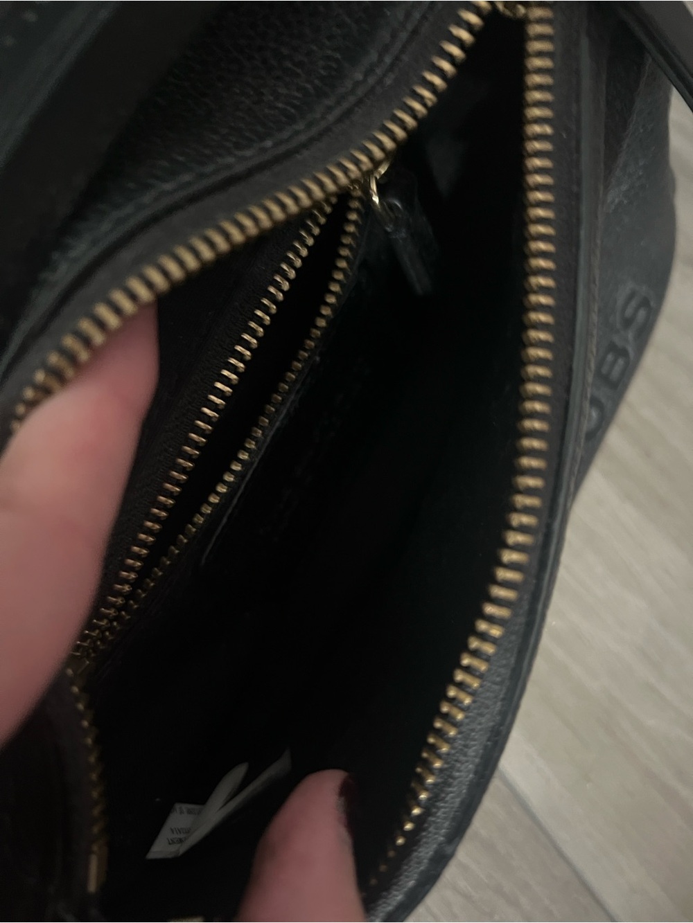 Marc Jacobs Black Pebbled Leather Embossed Logo Crossbody - Picture 3 of 3